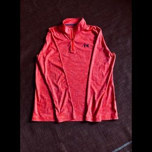 Ex cond. under armor heat gear loose fit 1/4 zip front